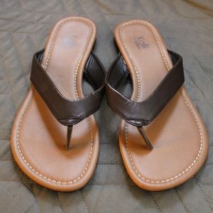 Kali Sandles beige and brown flip flops